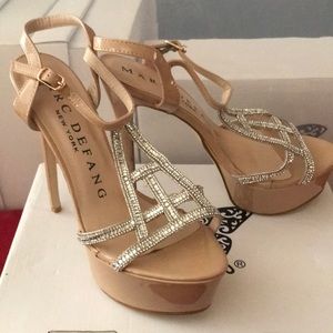 Marc Defang size 8 1/2